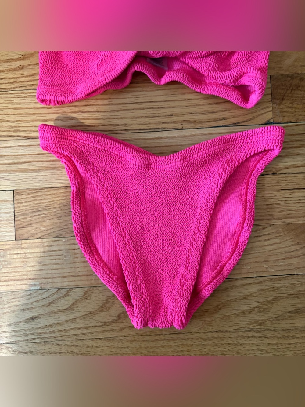 Hunza G Juno twist bikini neon pink - Picture 8 of 11